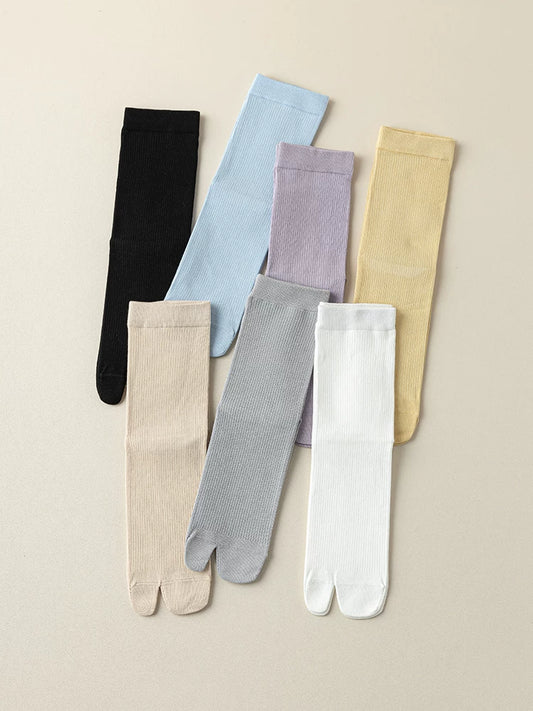 Dcxecsx | Women’s Two-Finger Split Toe Mid-Calf Socks in Pure Cotton, Lightweight Design for Spring, Summer and Autumn Wear