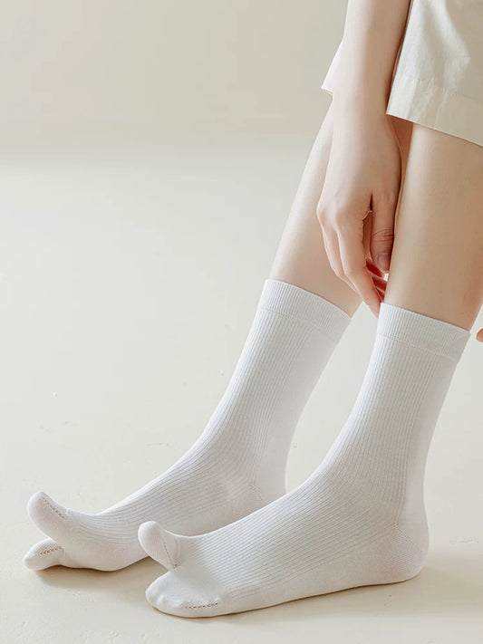 Dcxecsx | Women’s Two-Finger Split Toe Mid-Calf Socks in Pure Cotton, Lightweight Design for Spring, Summer and Autumn Wear